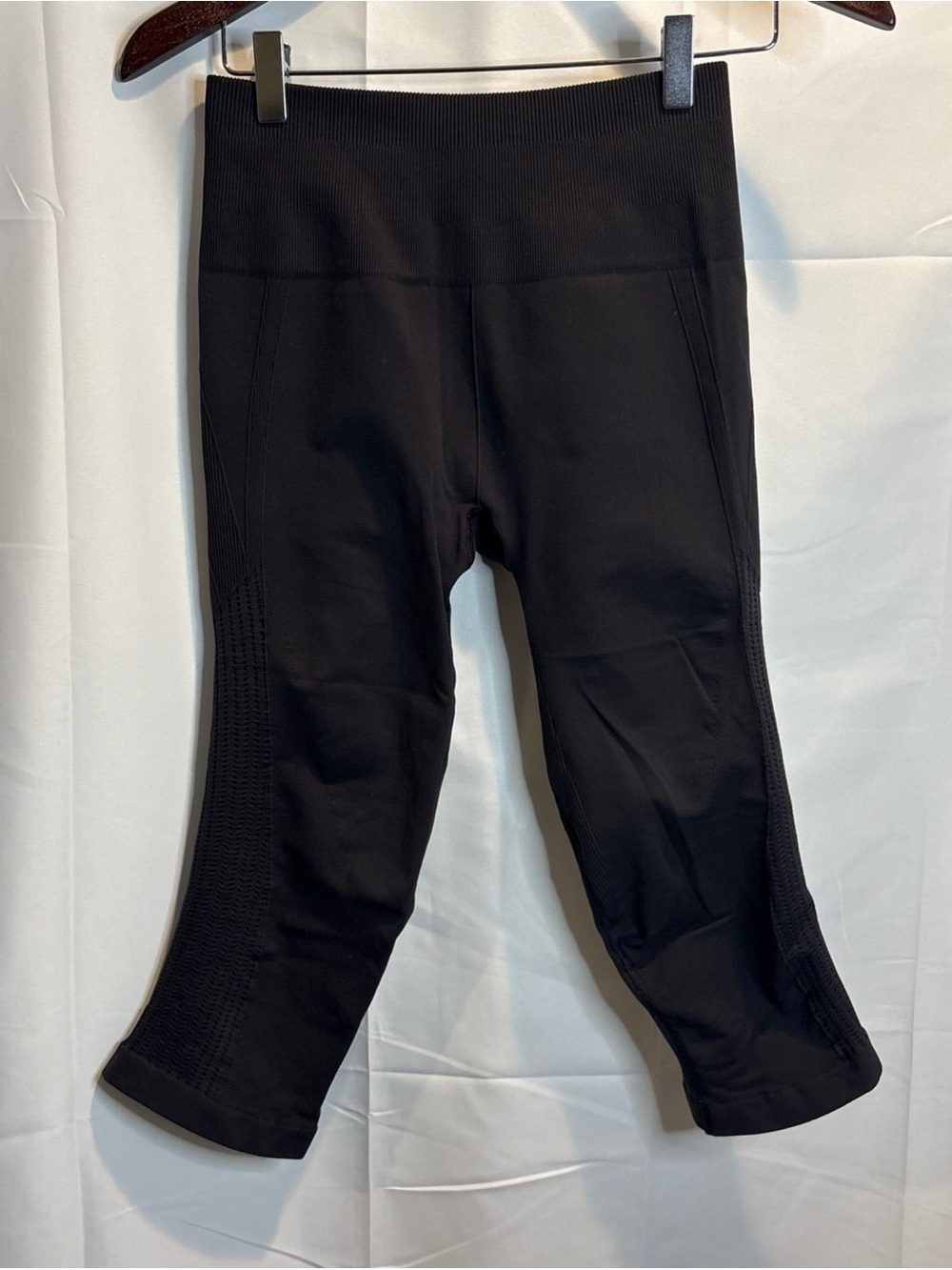 lululemon athletica Black Capri Leggings, Ribbed Waistband SPECIAL COLLECTION 6